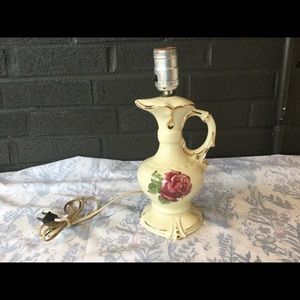 Small table lamp with rose design